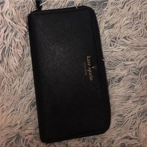 Kate spade zip clutch wallet! Black